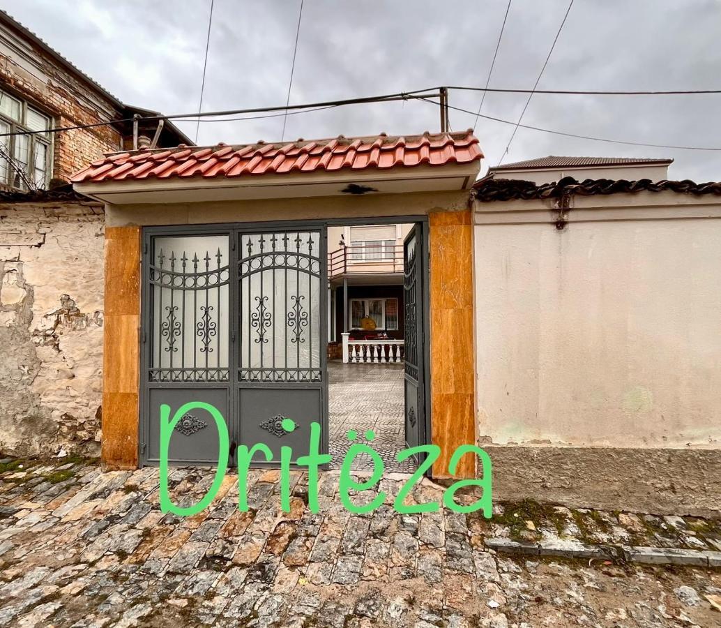 Отель Driteza Корча Экстерьер фото